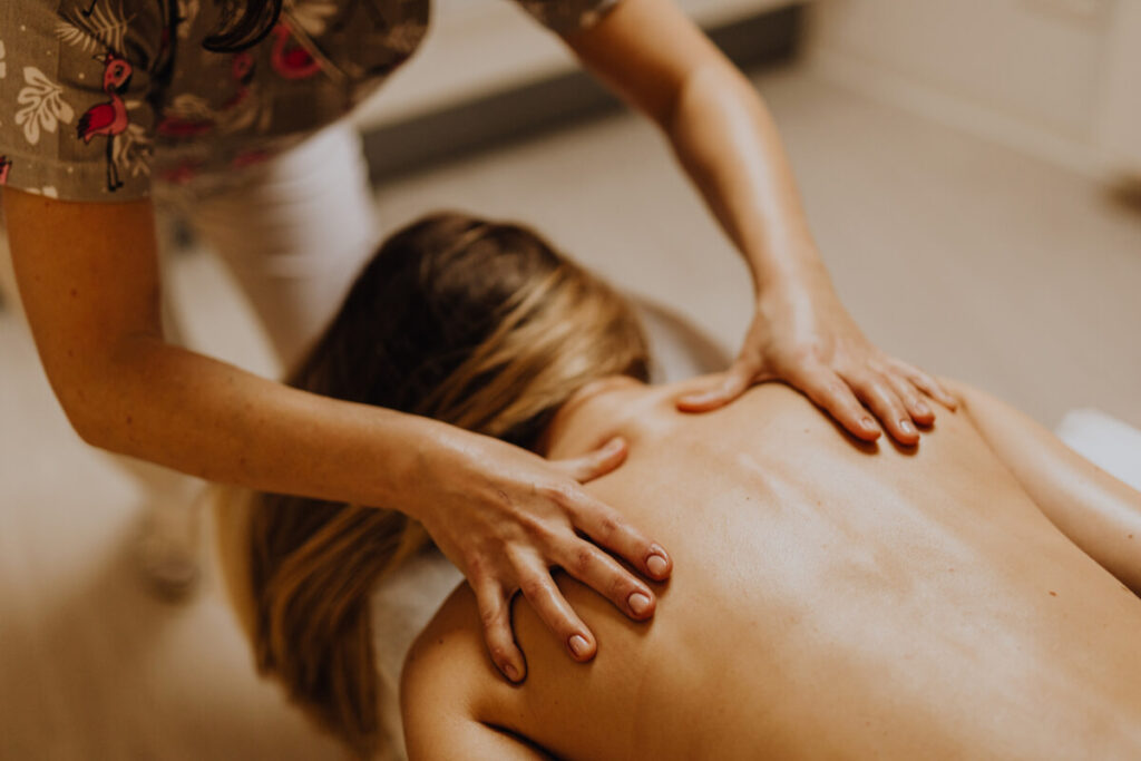 Como-é-Realizada-a-Massagem-Tântrica