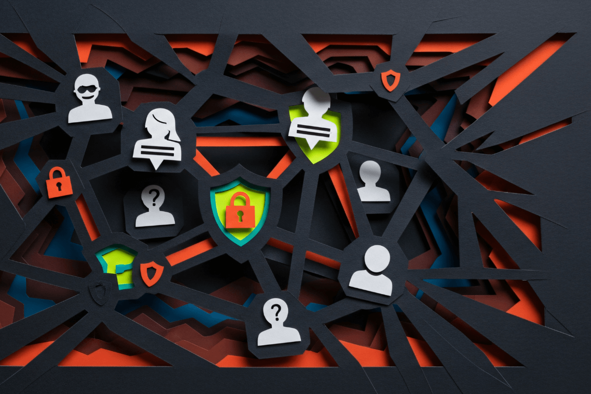 Como garantir segurança e privacidade ao vender conteúdo online Ilustração estilizada em camadas de papel representando uma rede segura, com ícones de cadeados, escudos de proteção e perfis de usuários interconectados, simbolizando a blindagem de identidade e segurança de dados em sites de conteúdo adulto.